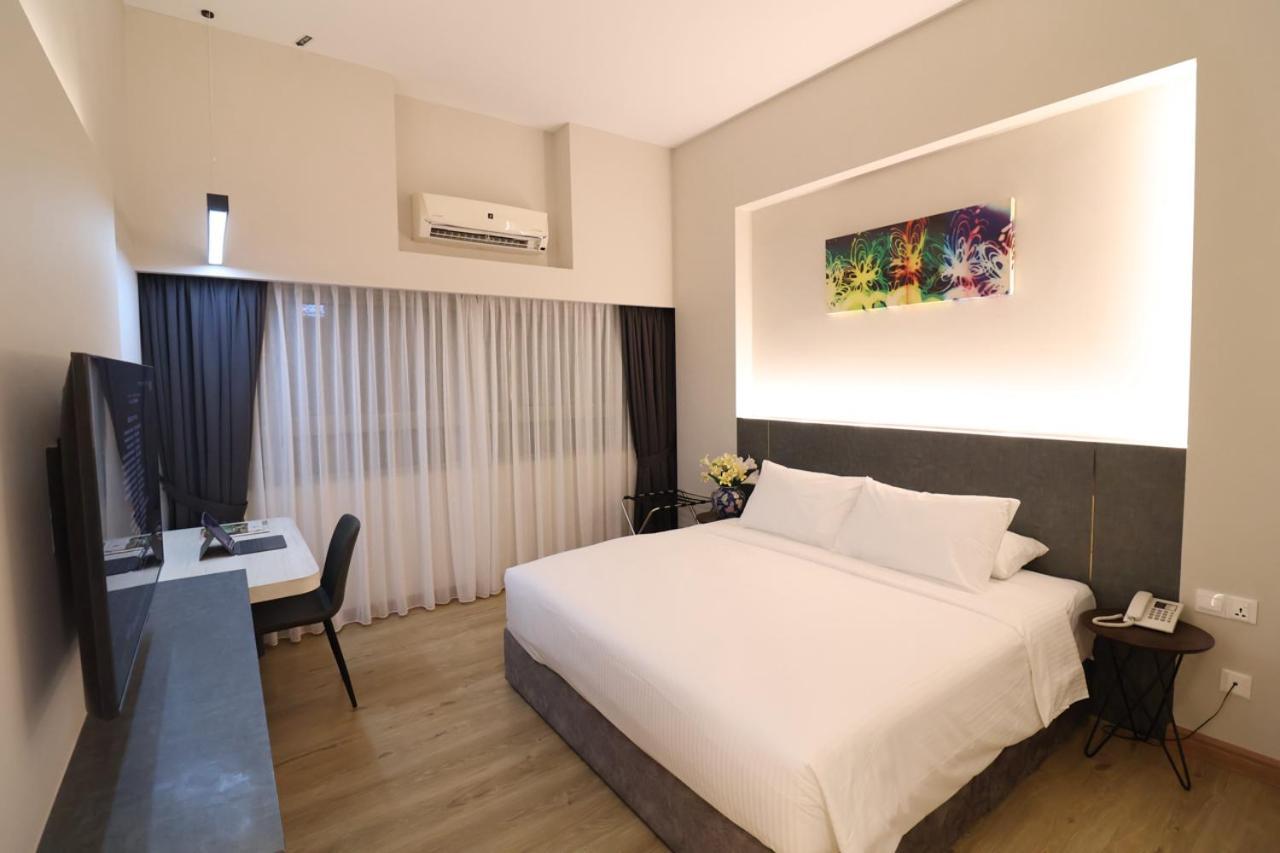Hotel Crown Regency Serviced 3*