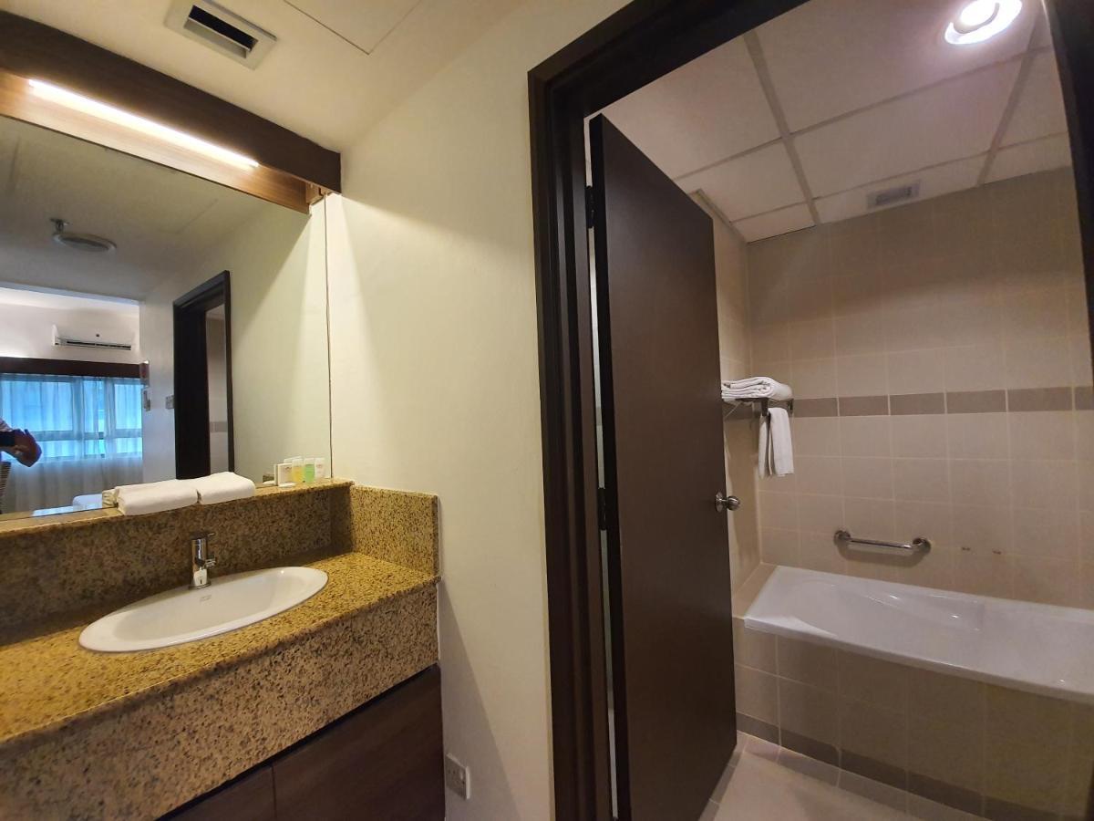 Hotel Crown Regency Serviced